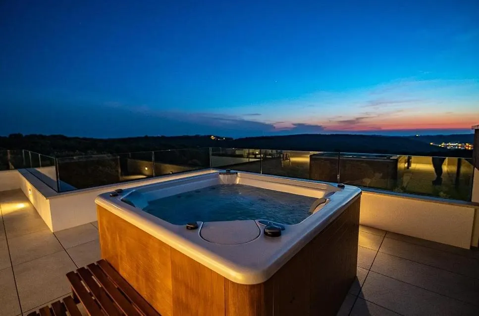 Beautiful Villa ! 4 Bedrooms !!! Vintijan Croatia